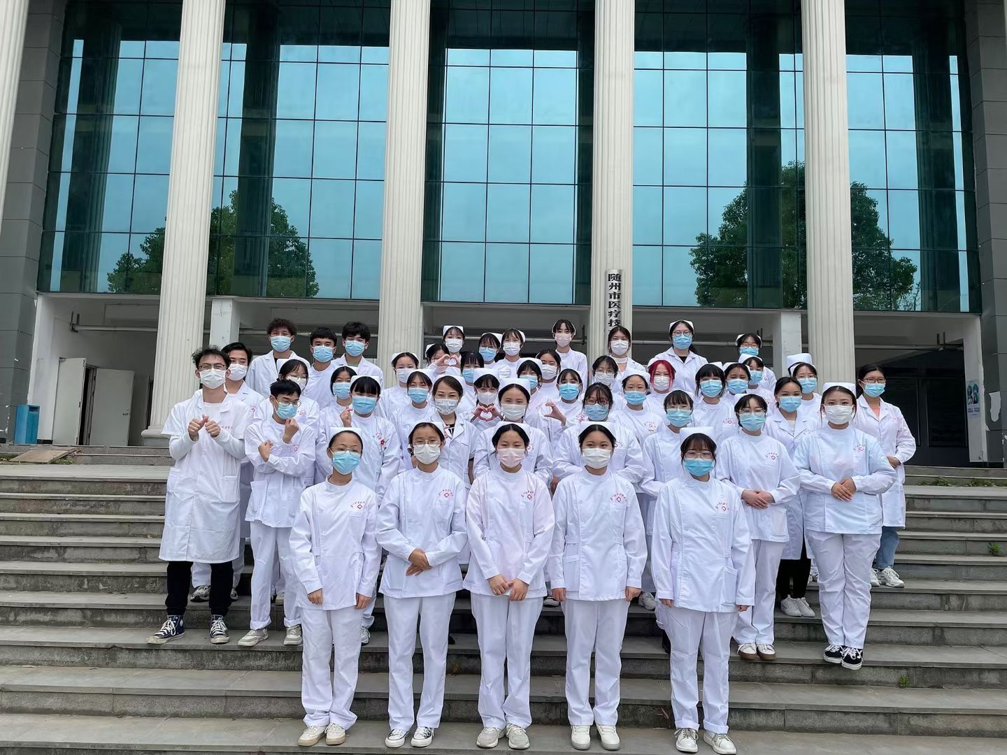 诸侯快讯足球官网入口组织开展“5·12”国际护士节系列活动